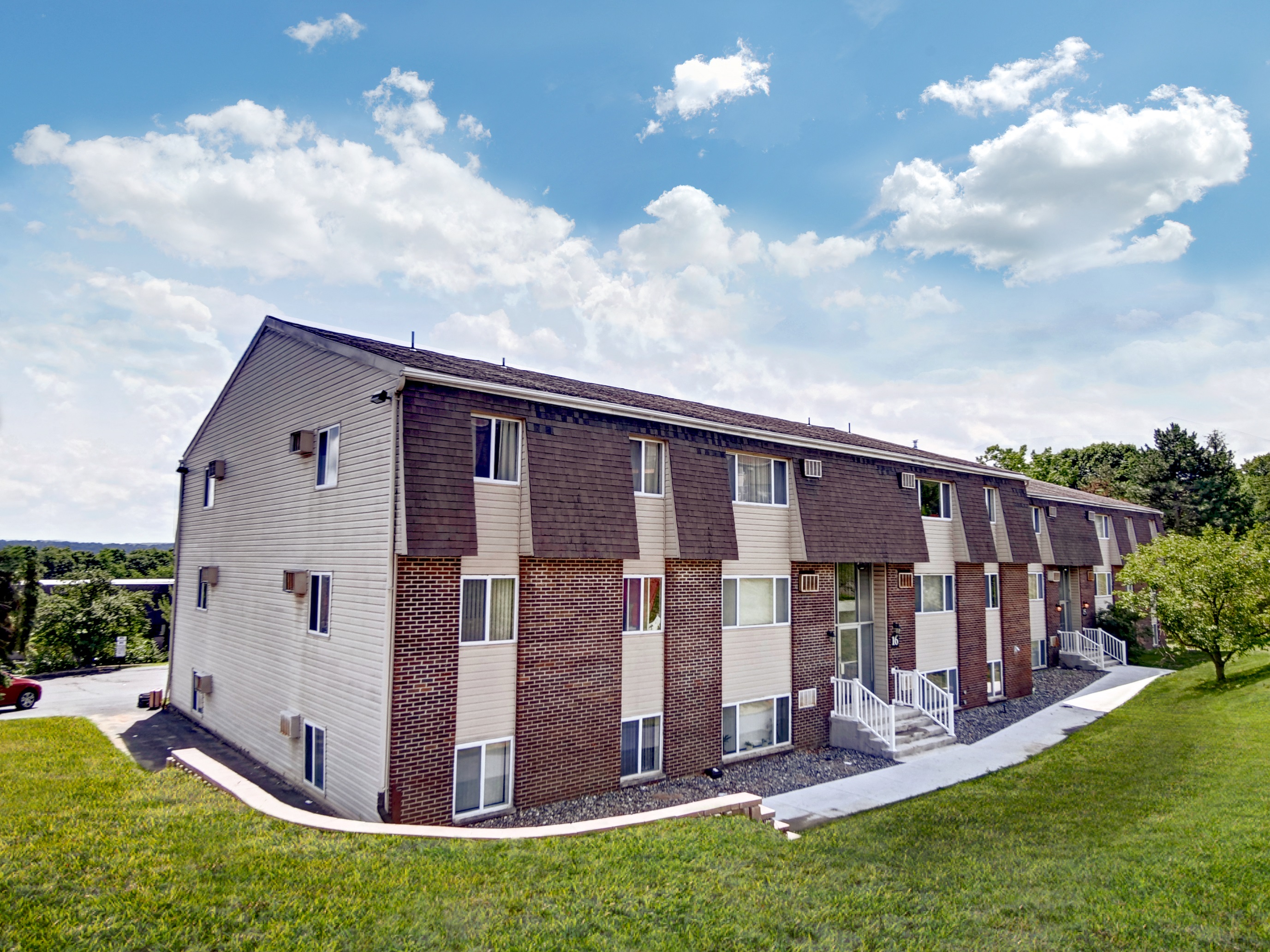 Elegant Exterior View at Highland Club Apartments, Watervliet, NY 12189