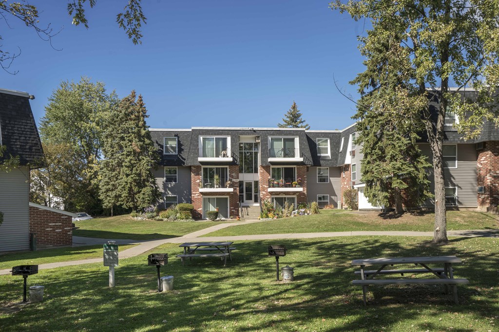 Picnic Grilling Area at Cedar Park Apartments, Troy, 12180