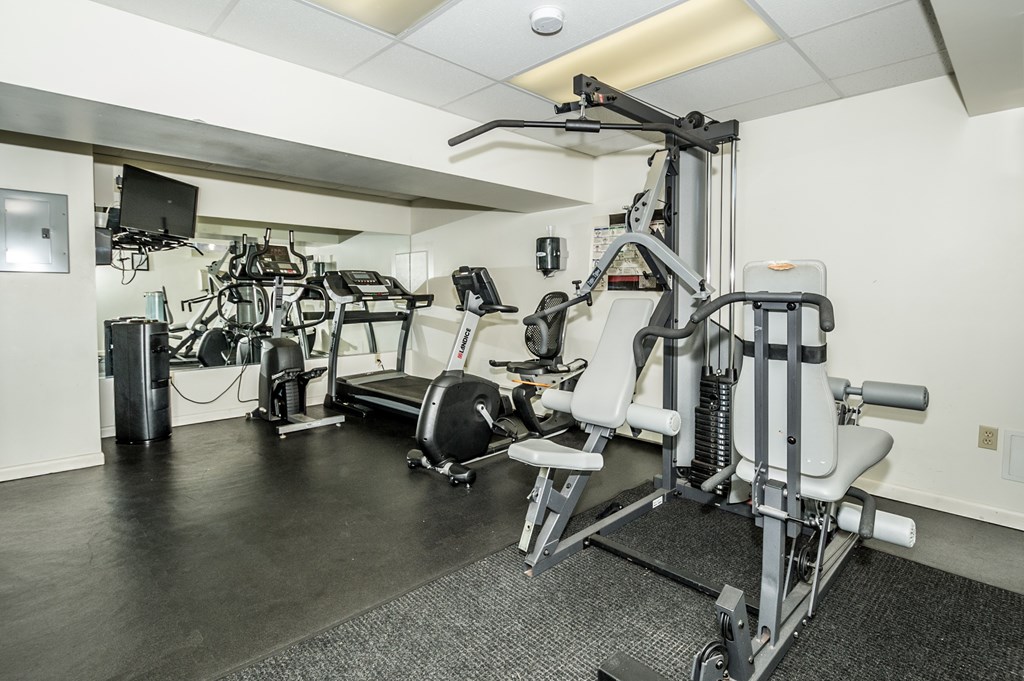 Gym at Garwood Gardens Apartments, New Jersey, 07027