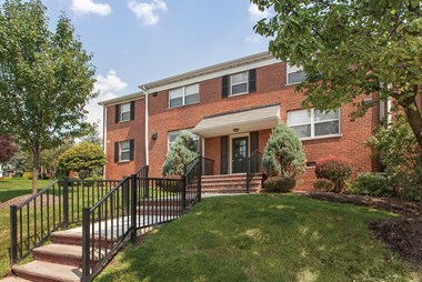 589 Moonachie Avenue Studio-3 Beds Apartment for Rent