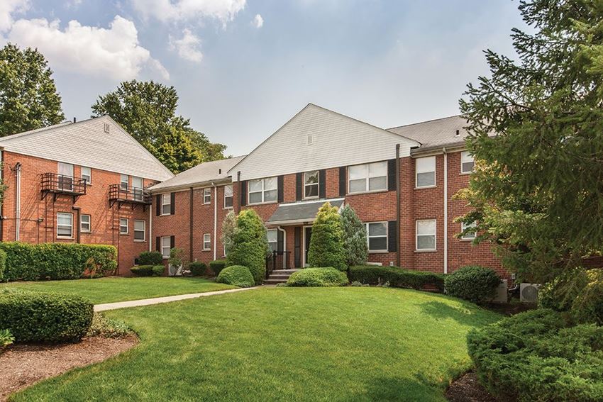 589 Moonachie Avenue Studio-3 Beds Apartment for Rent - Photo Gallery