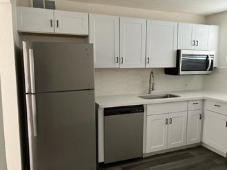 2706 W Missouri Ave Studio-2 Beds Apartment for Rent