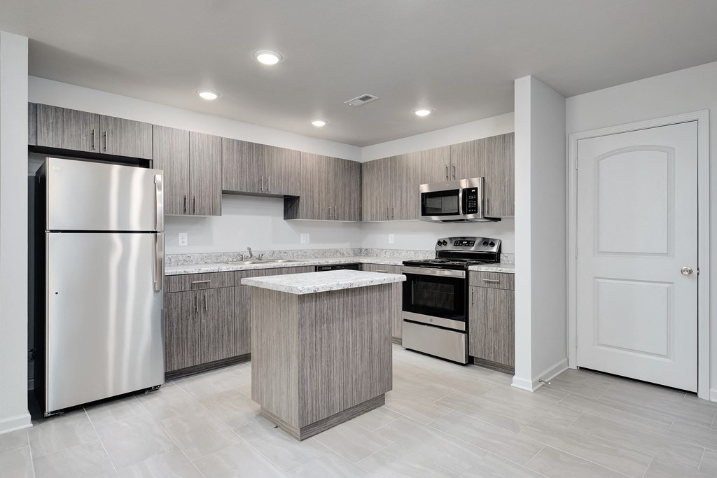 3 Bedroom Kitchen w/ Island