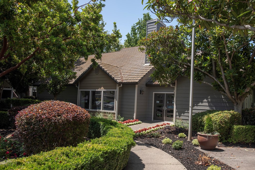 Bishop #39 s Court Apartments 3300 Capital Center Drive Rancho Cordova