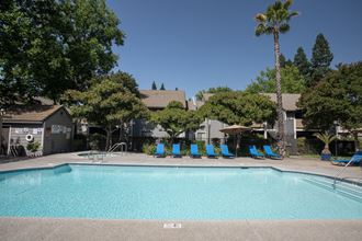 Bishops Court swimming pool side view