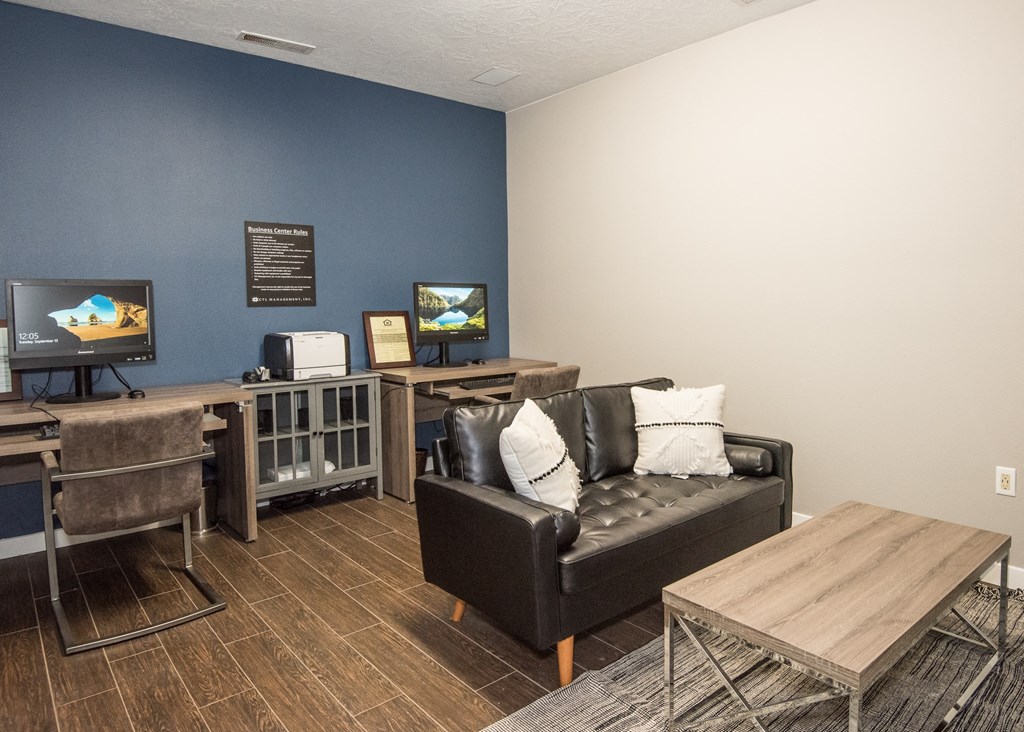 Creekside Village Business Center