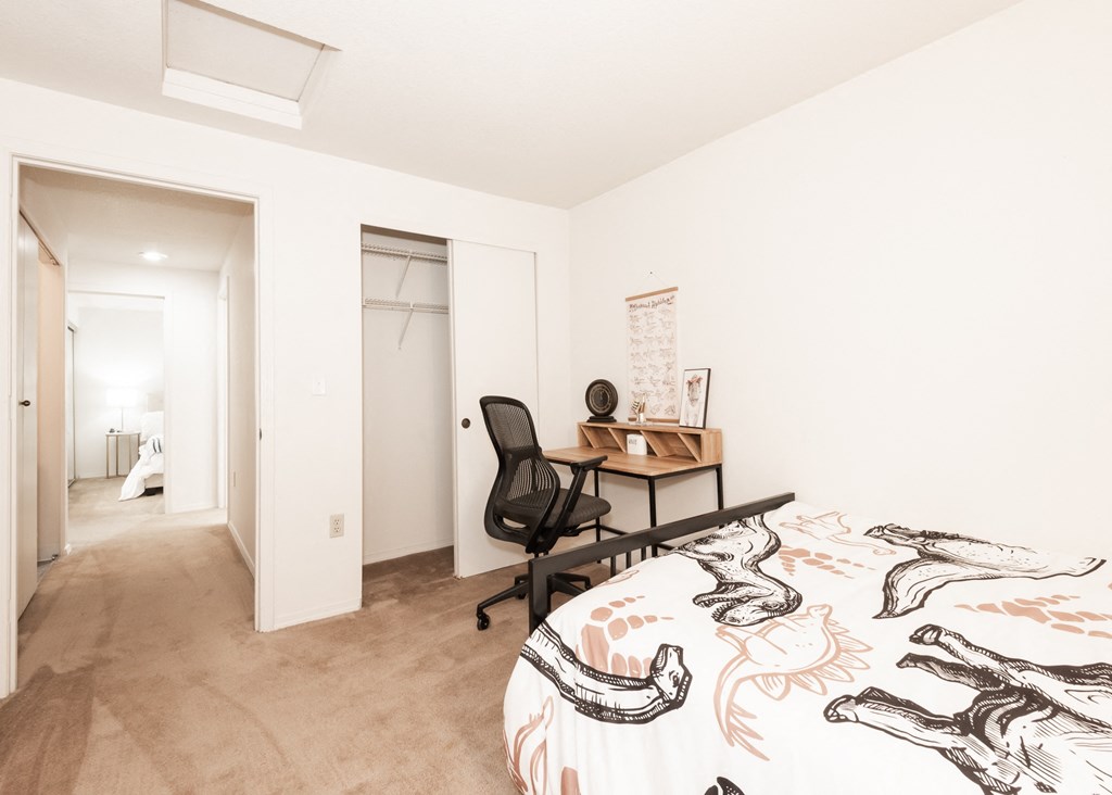 Creekside Village model second bedroom and hallway view