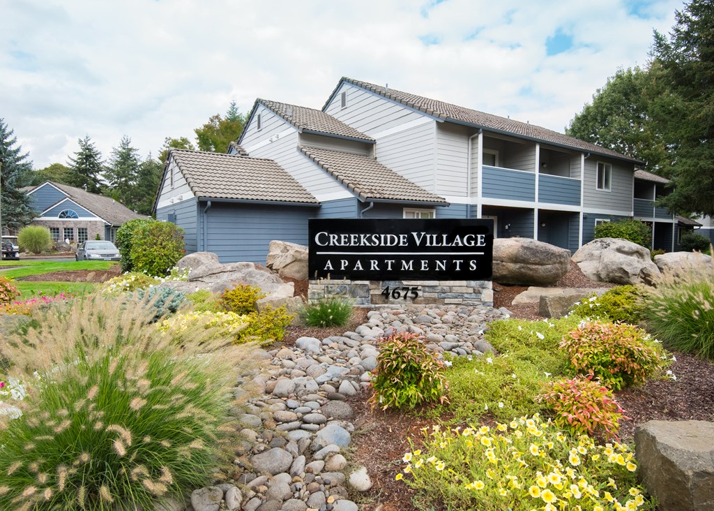 Creekside Village Monument Sign