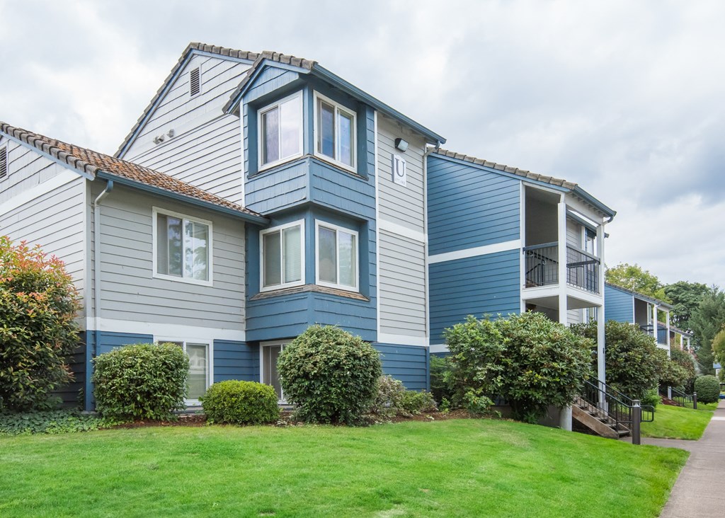 Creekside Village Three Story Building Exterior