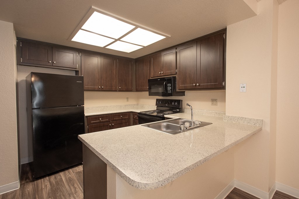 3x2 vacant kitchen at Delta Pointe Apartments, CA 95833