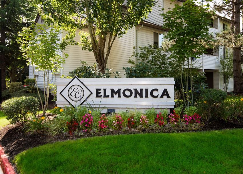Elmonica Court Property Entry Monument Sign - Photo Gallery 1