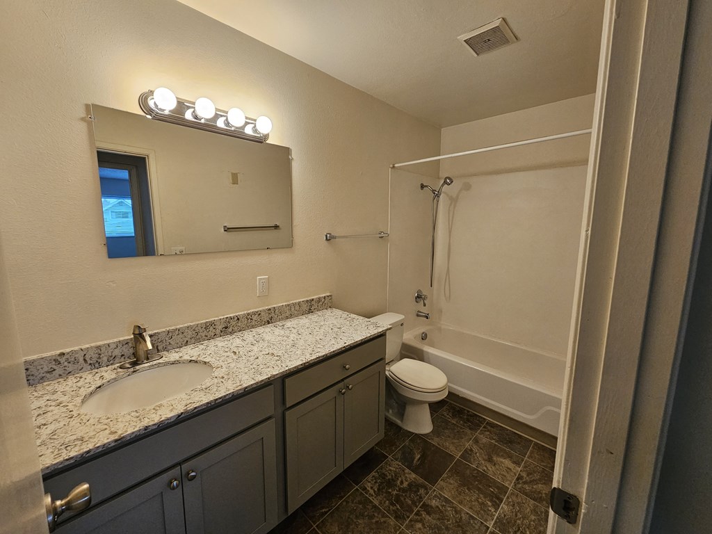 Francis Park vacant 2x1 bathroom