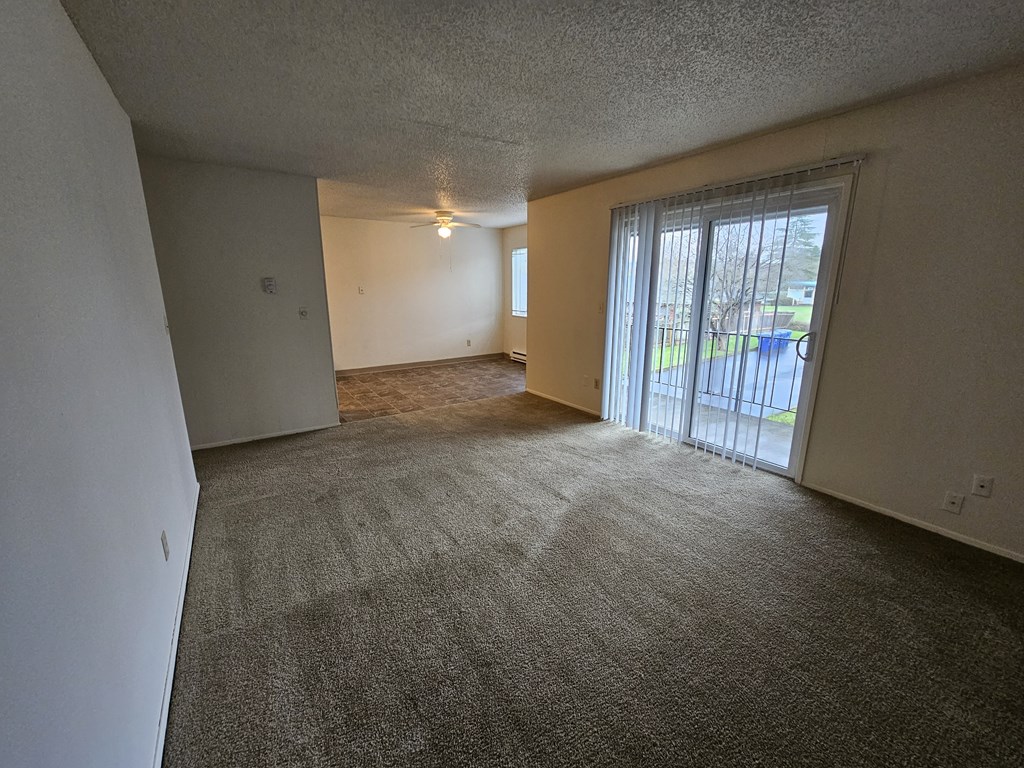 Francis Park vacant 2x1 living room