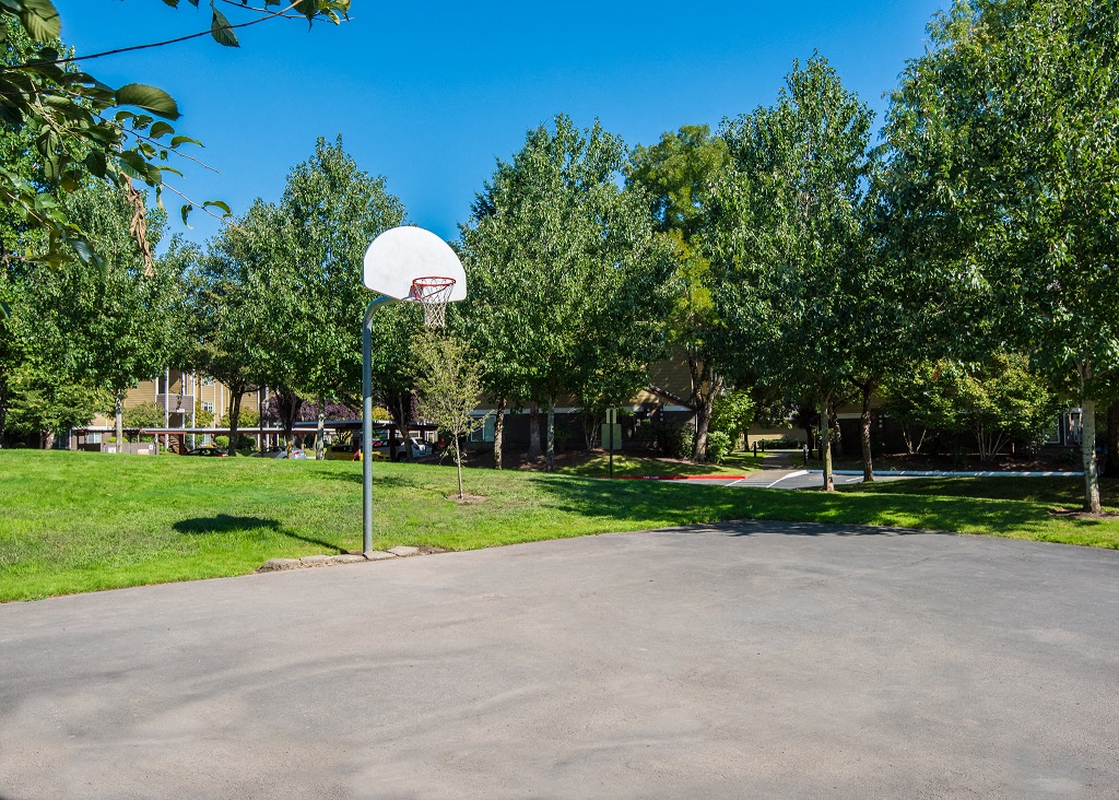 Hathaway Court Basketball Court at Hathaway Court Apartments, Wilsonville, Oregon 97070