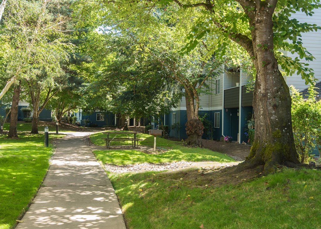 Community Walking Path and Picnic BBQ Amenity at Hathaway Court Apartments, Oregon, 97070