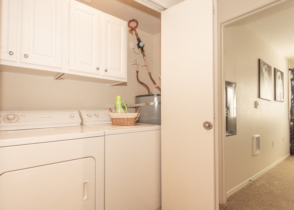 model laundry at Hathaway Court Apartments, OR 97070