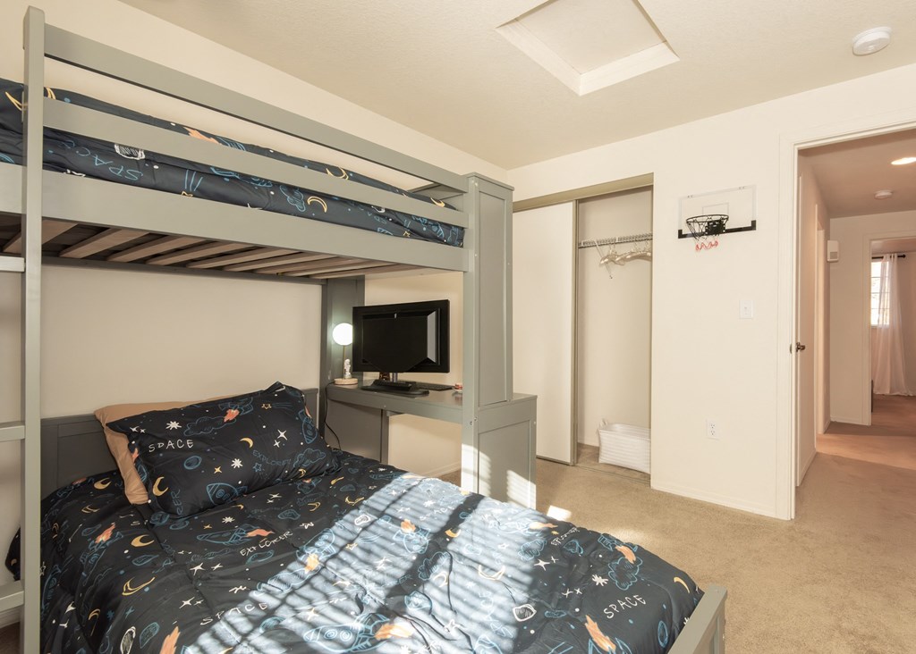 second bedroom and closet at Hathaway Court Apartments, Oregon, 97070