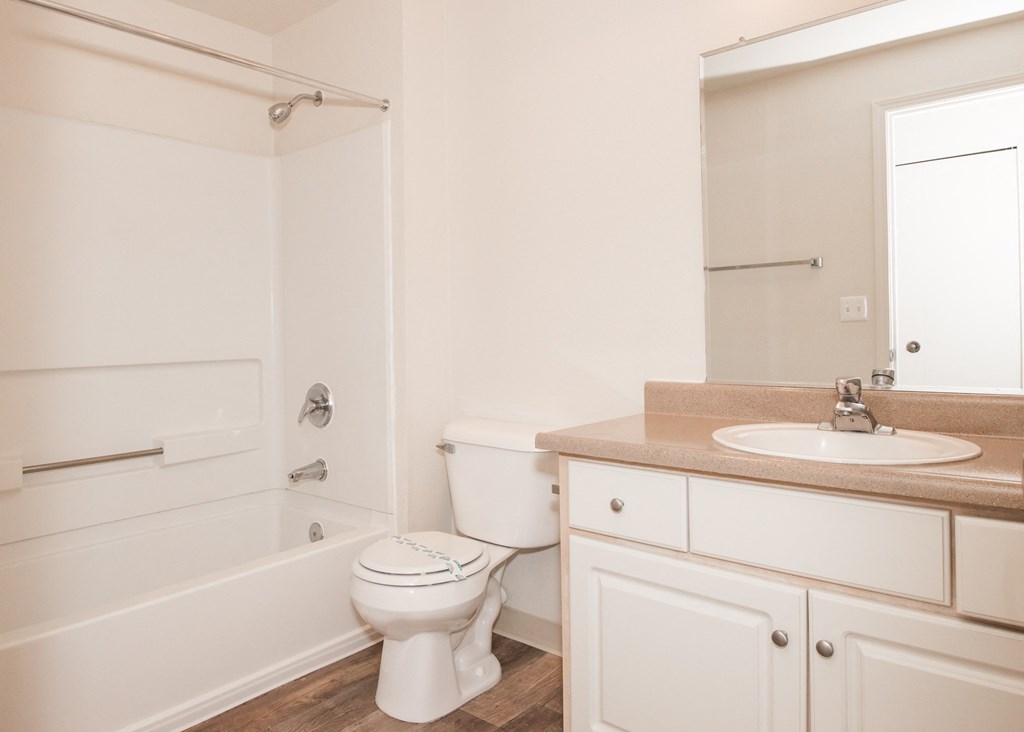  Main Bathroom at Hathaway Court Apartments, Oregon, 97070