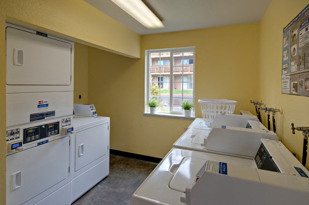 Hunt Club Apartments Laundry Room