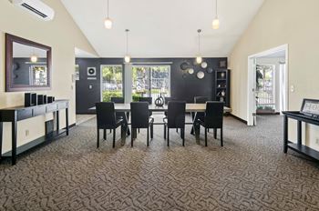 Hunt Club clubhouse dining seating