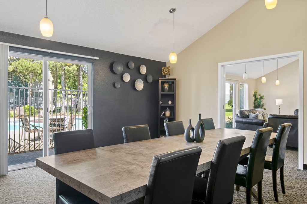 Hunt Club clubhouse dining seating and great room