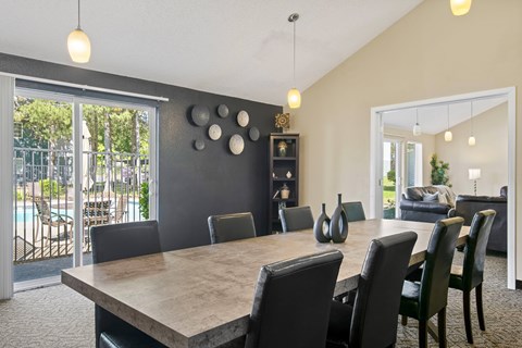 Hunt Club clubhouse dining seating and great room