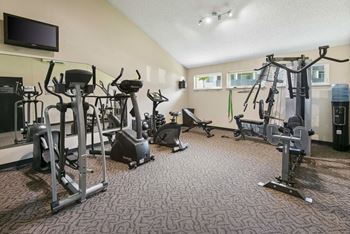 Hunt Club fitness center and equipment