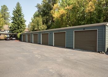 Kings Court 97006 garages