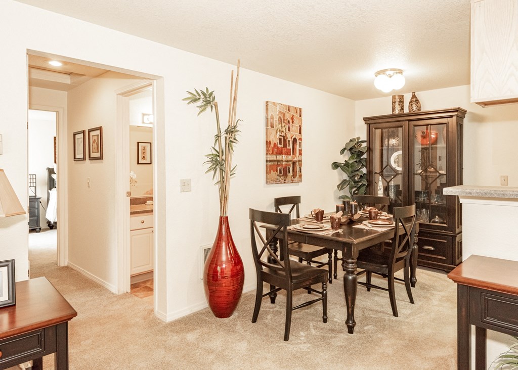 Kings Court Beaverton OR model dining room and hallway