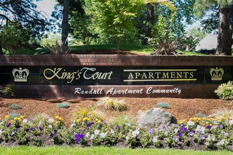 Kings Court Property Entry Monument Sign