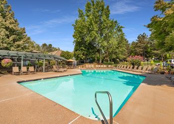 Kings Court 97006 swimming pool deck