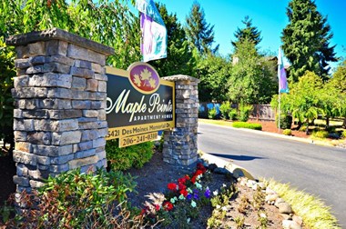 Maple Pointe Property Entry Monument