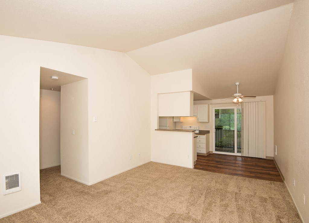 Martinazzi Village Vacant Living Room