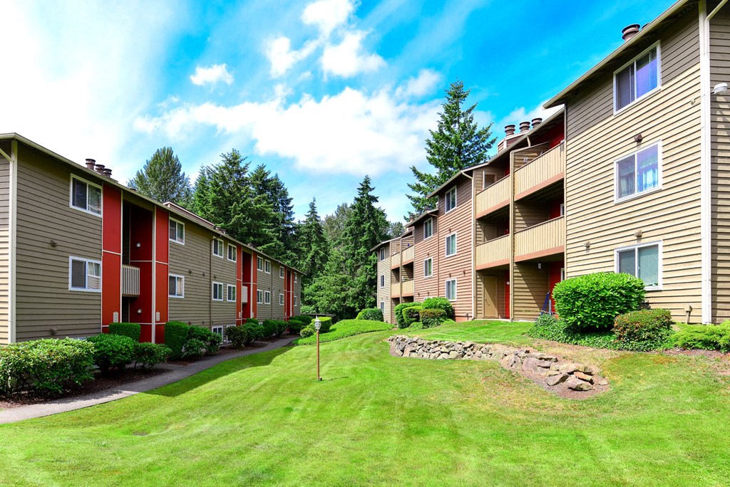 Pembrooke Building Exteriors & Courtyard