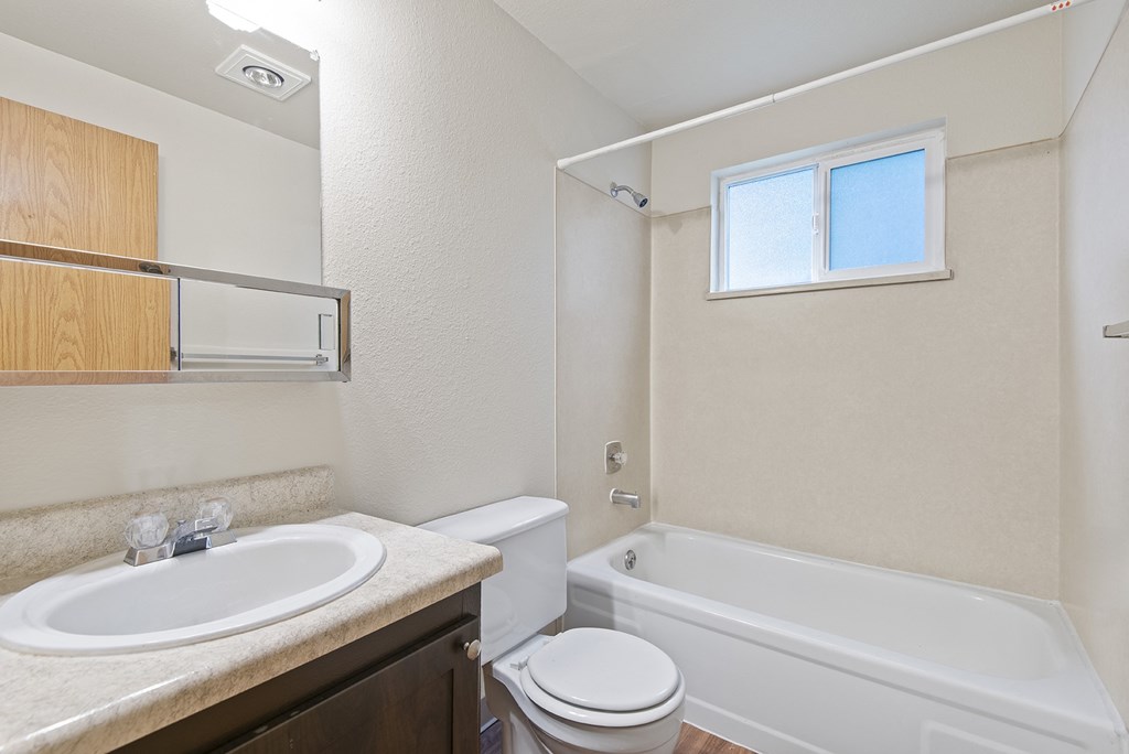 Pembrooke, Kent, vacant 1x1 bathroom