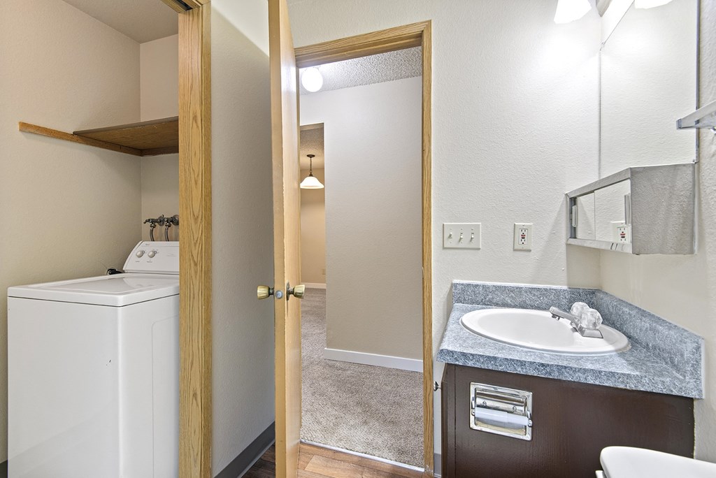 Pembrooke, Kent, vacant 2x1 bathroom and laundry