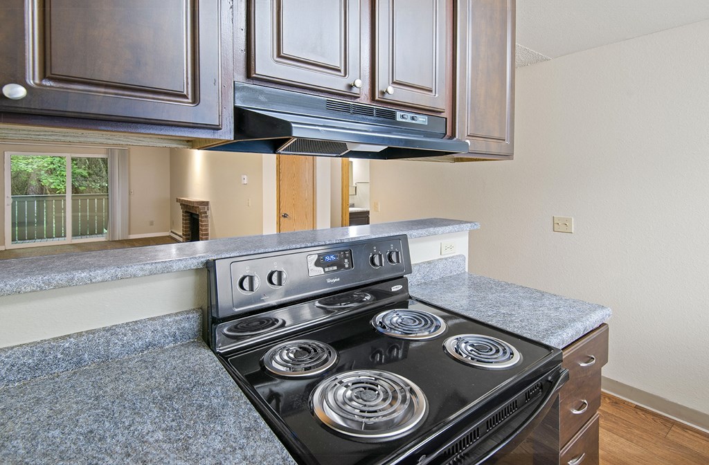 Pembrooke, Kent, vacant 2x1 kitchen and bar