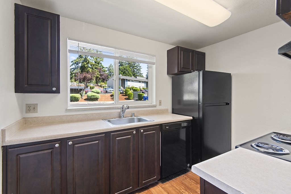 Pembrooke, Kent, vacant 2x2 kitchen sink side