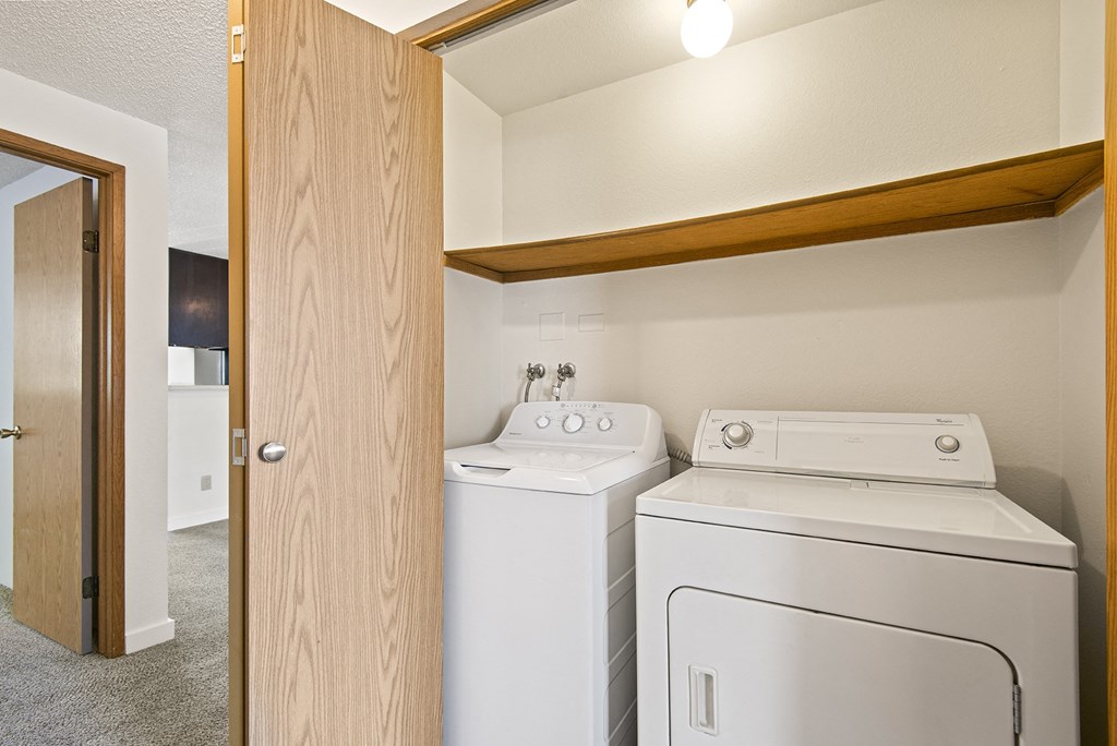 Pembrooke, Kent, vacant 2x2 laundry