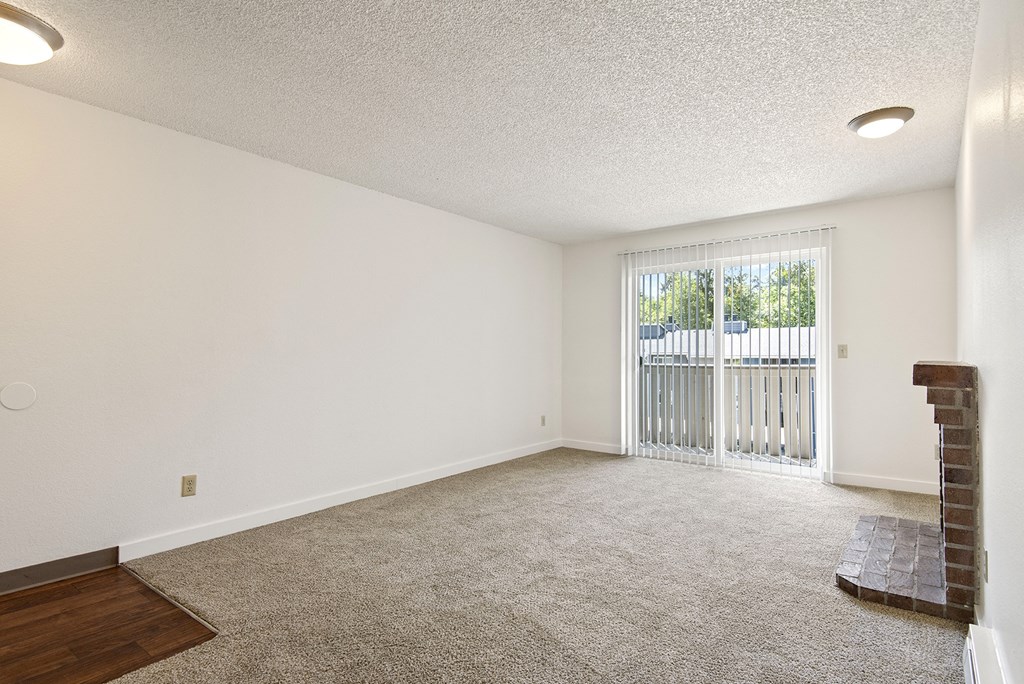 Pembrooke, Kent, vacant 2x2 living room slider