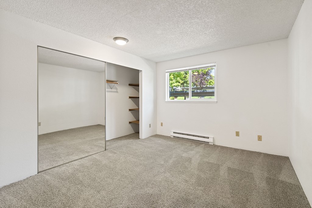 Pembrooke, Kent, vacant 2x2 second bedroom