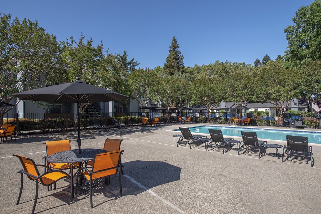 Pheasant Pointe Swimming Pool Furniture