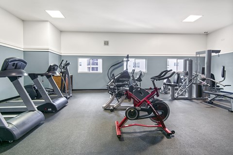 Fitness center and equipment at Riverwood Apartments, Kent, Washington 98032