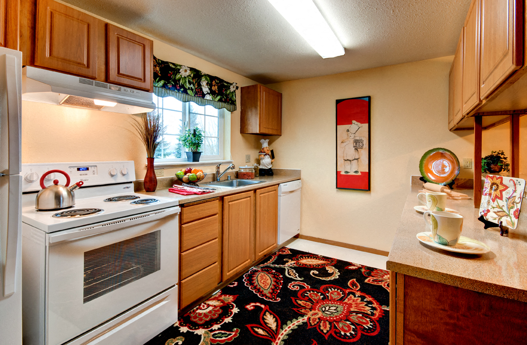 Kitchen at Riverwood Apartments, Kent, Washington 98032