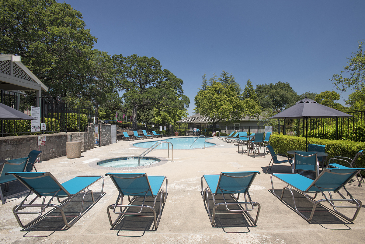 Rocklin Gold Pool Deck & Lounges