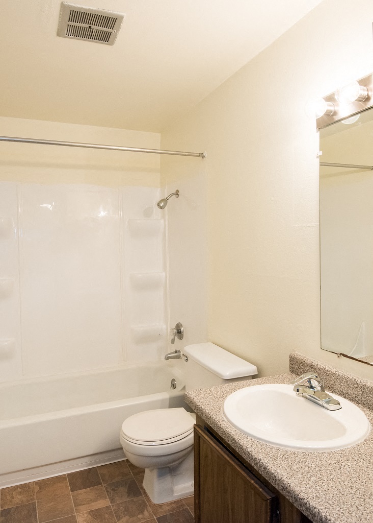 Bathroom at Rolling Hills Apartments, OR 97062
