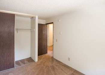 Apartment Master Bedroom at Rolling Hills Apartments, Tualatin, Oregon 97062