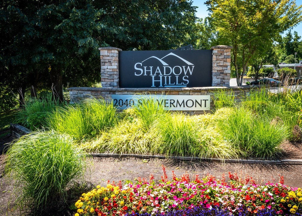 Shadow Hills property monument sign