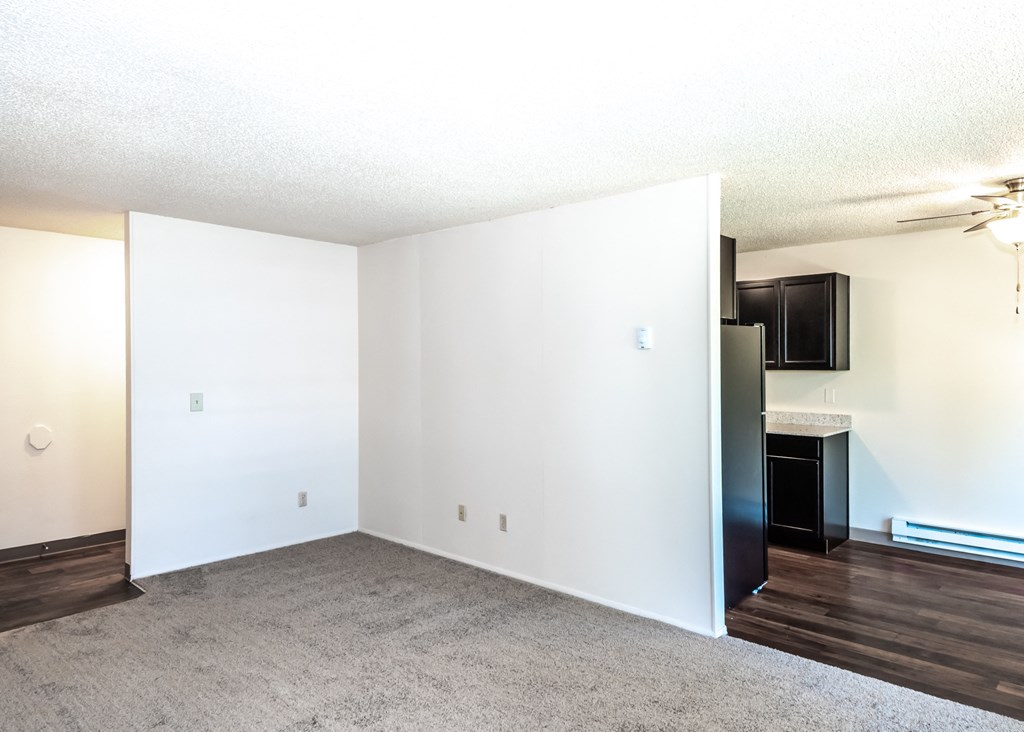 Shadow Hills vacant 3x2 dining and living room