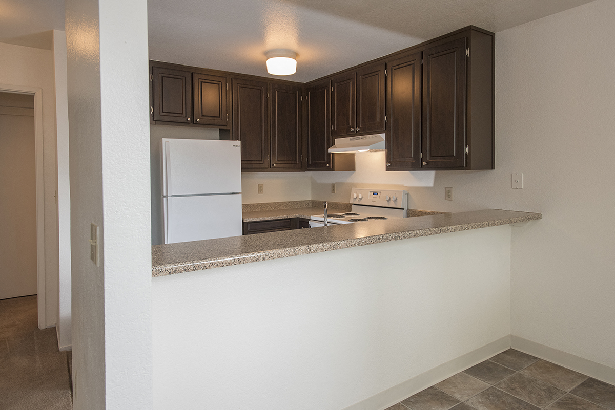 Sierra Glen Vacant Upgraded Kitchen & Dining Area